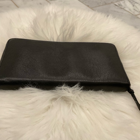 100% authentic Balenciaga full sized leather wallet in black on black hardware. - Picture 3 of 10